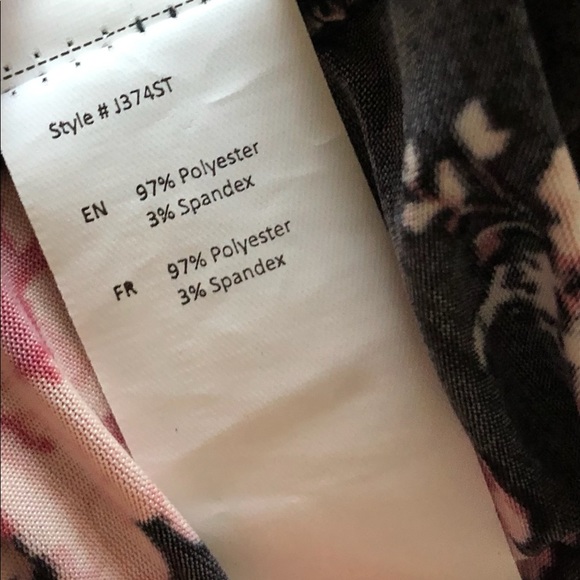 Floral off the shoulder romper - Picture 7 of 7